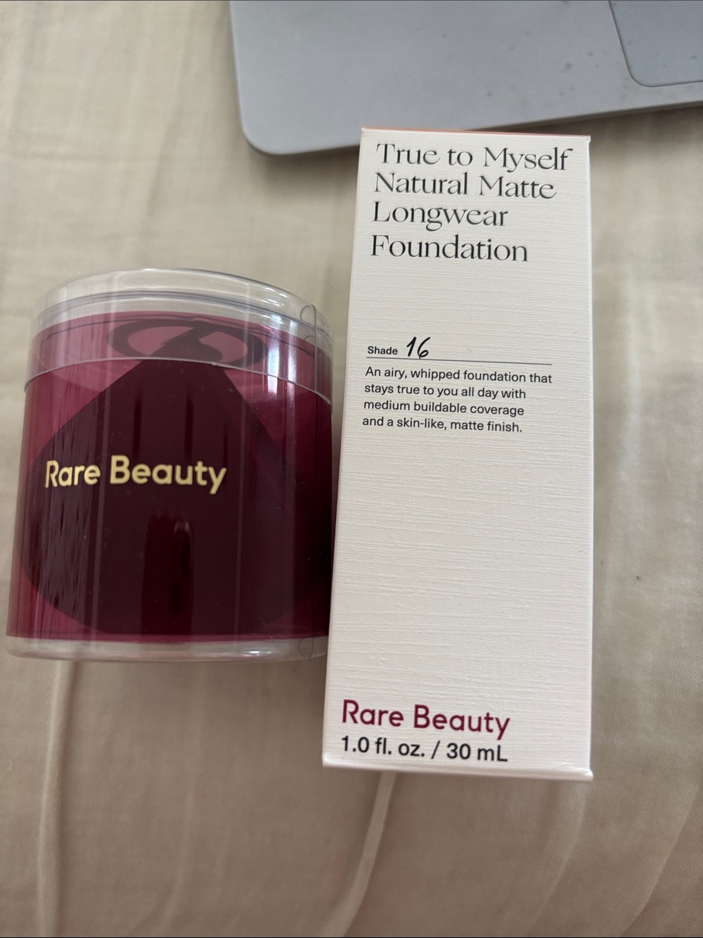 Rare Beauty True to Myself Natural Matte Longwear Foundation-& Sponge